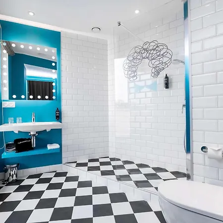 Ibis Styles Stare