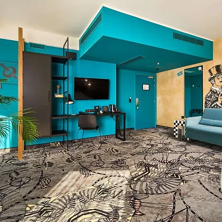 Ibis Styles Stare