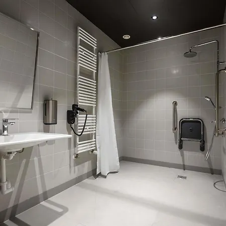 Ibis Styles Stare